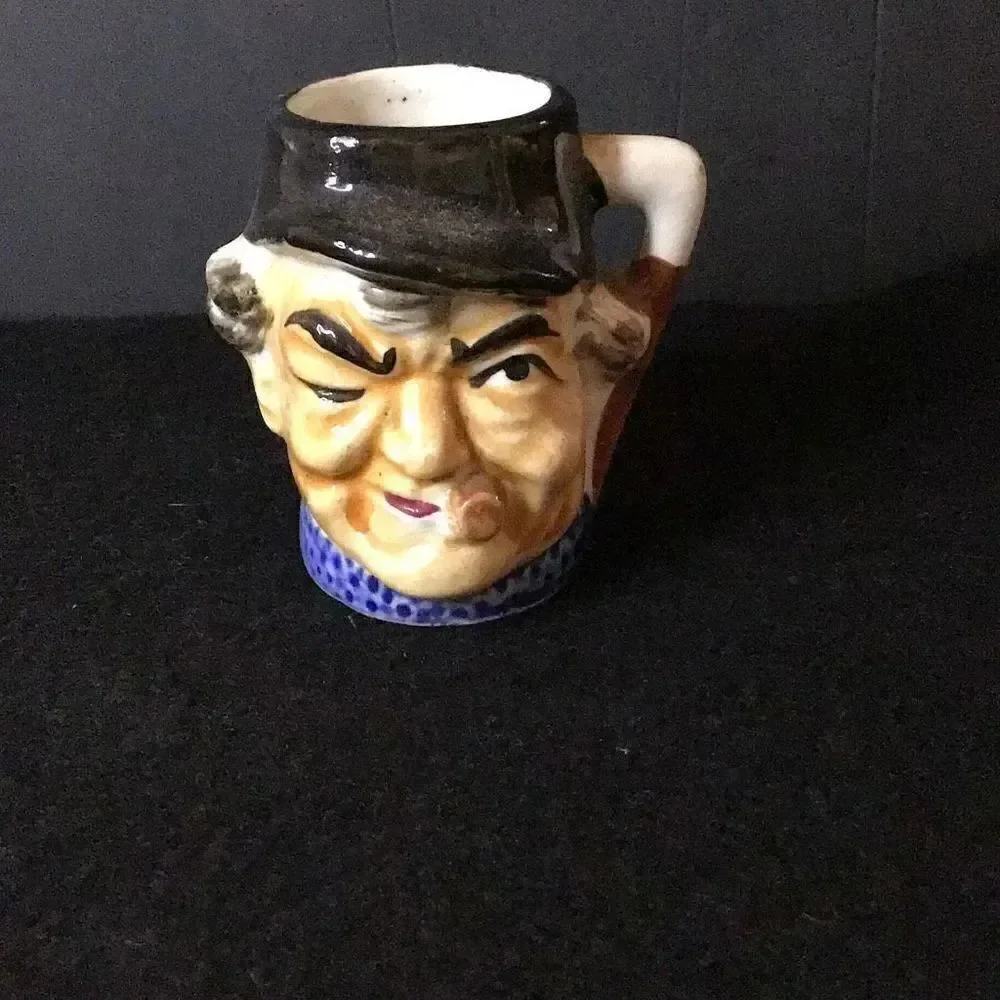 Vintage post WW2 Japan Ucagco shot or expresso cups